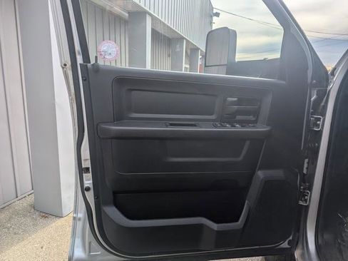 Used 2014 RAM 3500 Tradesman image 9