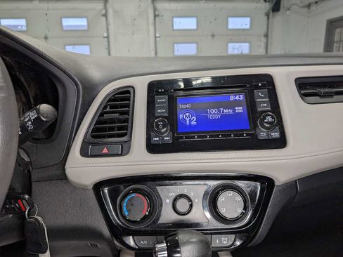 Used 2019 Honda HR-V LX image 24