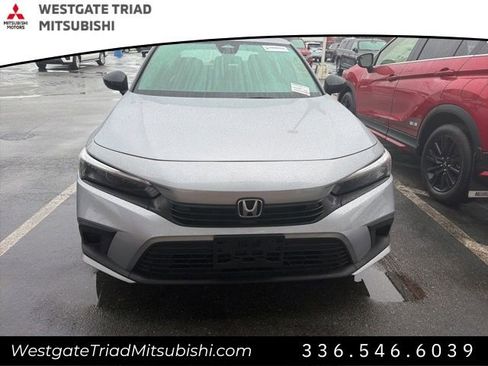 Used 2023 Honda Civic Sport image 2