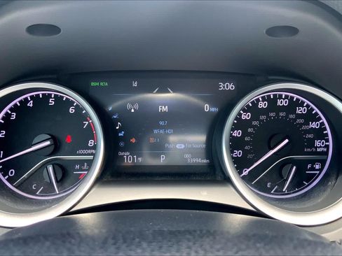 Used 2024 Toyota Camry XLE FWD image 25