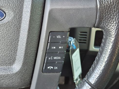 Used 2013 Ford F150 XLT w/ XLT Convenience Pkg RWD image 16