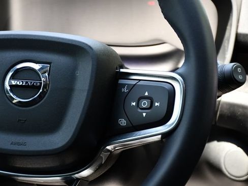 Used 2023 Volvo XC40 Recharge Plus AWD/4WD image 21