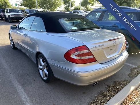 Used 2005 Mercedes-Benz CLK 320 Cabriolet image 2