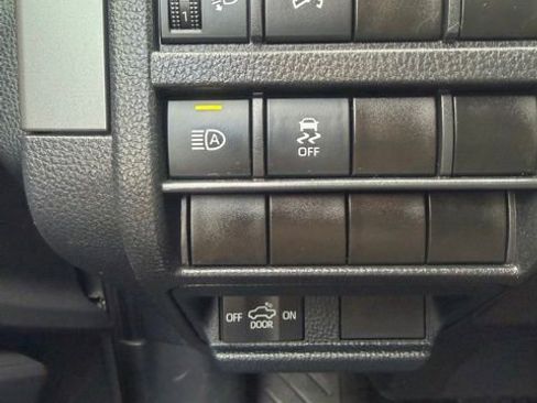 Used 2024 Toyota Tacoma TRD Off-Road AWD/4WD image 17