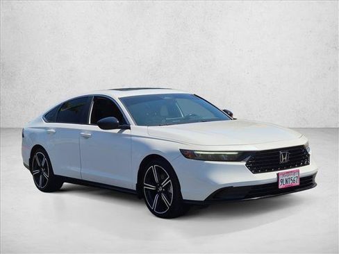 Used 2024 Honda Accord Sport image 3