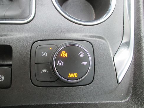 Used 2023 Chevrolet Traverse LT w/ LPO, Floor Liner Package image 23