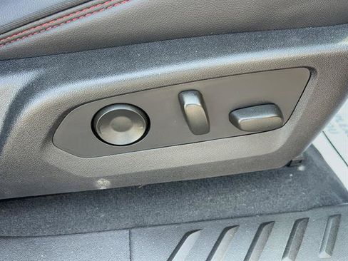 Used 2024 GMC Canyon AT4X AWD/4WD image 10
