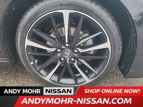 Used 2018 Toyota Camry XSE image 11