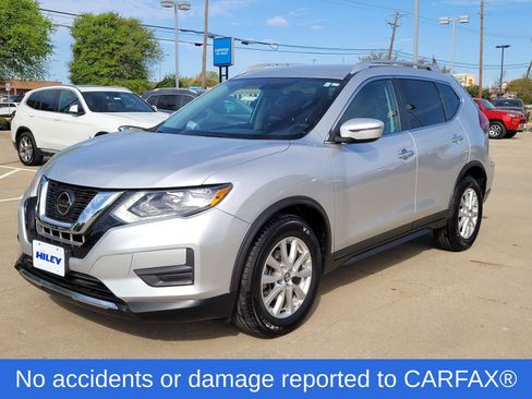 Used 2018 Nissan Rogue SV image 2