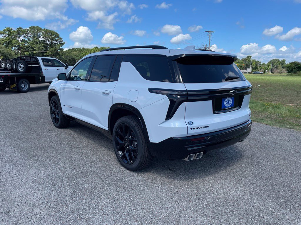 New 2026 Chevrolet Traverse RS w/ LPO, Floor Liner Package FWD image 3