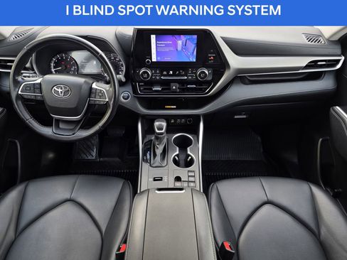 Used 2024 Toyota Highlander XLE image 12