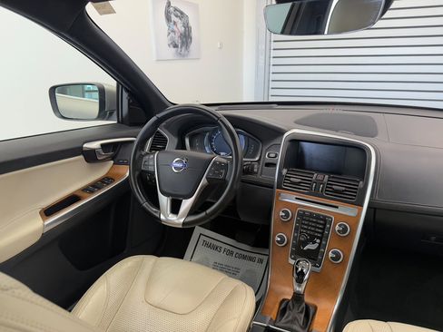 Used 2016 Volvo XC60 T6 Platinum w/ Inscription Package image 19