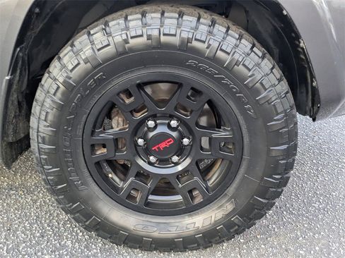 Used 2022 Toyota 4Runner SR5 image 12