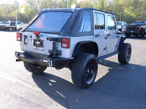 Used 2016 Jeep Wrangler Unlimited Sport image 27