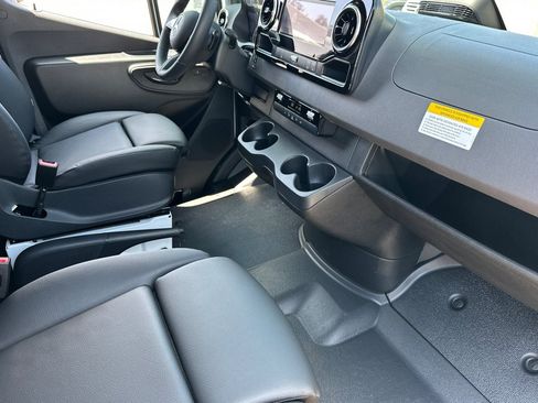 New 2025 Mercedes-Benz Sprinter 2500 image 15