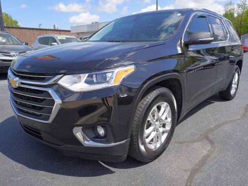 Used 2019 Chevrolet Traverse LT image 1