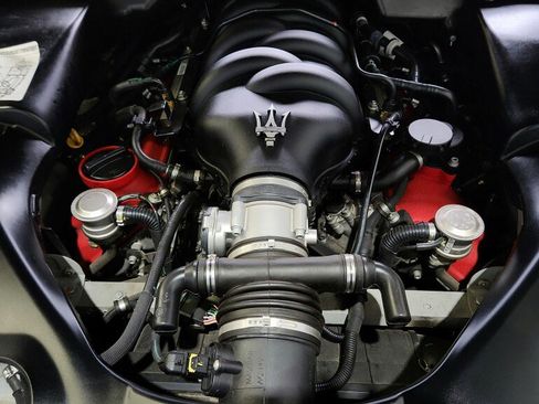 Used 2018 Maserati GranTurismo Sport image 28