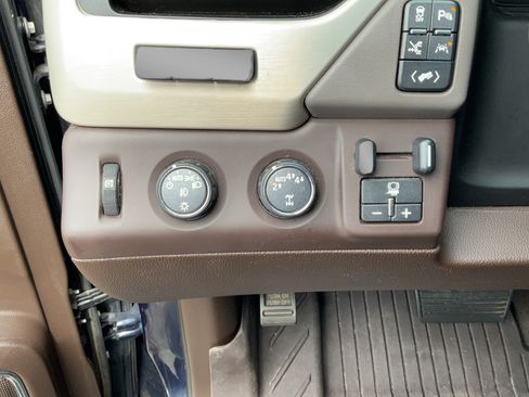 Certified 2020 GMC Yukon XL Denali w/ Denali Premium Package AWD/4WD image 33