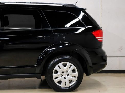 Used 2017 Dodge Journey SE image 15