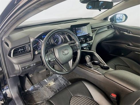 Used 2023 Toyota Camry SE image 10