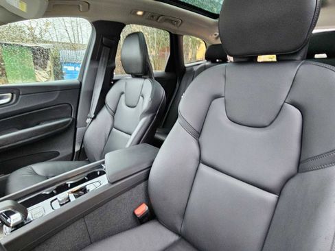 Certified 2025 Volvo XC60 B5 Core w/ Protection Package Premier image 19