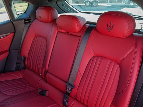 Certified 2022 Maserati Levante Modena image 31