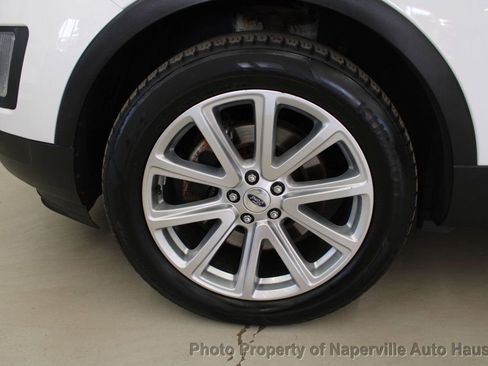 Used 2017 Ford Explorer XLT w/ Equipment Group 202A AWD/4WD image 38