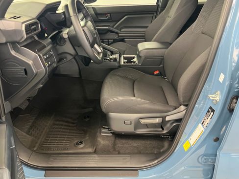 Certified 2025 Toyota 4Runner SR5 AWD/4WD image 14