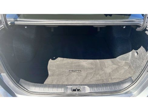 Used 2024 Nissan Altima 2.5 SR FWD image 17
