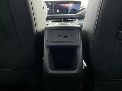 Used 2025 Buick Envista Preferred image 12