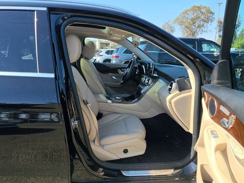 Used 2017 Mercedes-Benz GLC 300 w/ Premium 1 Package image 15