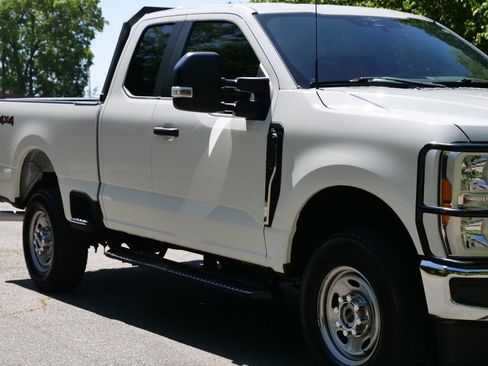 Used 2023 Ford F350 XL w/ XL Chrome Package AWD/4WD image 37