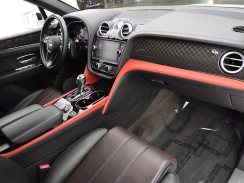 Used 2020 Bentley Bentayga Design Series AWD/4WD image 15