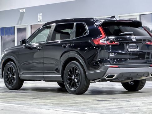 Used 2023 Honda CR-V Sport image 3