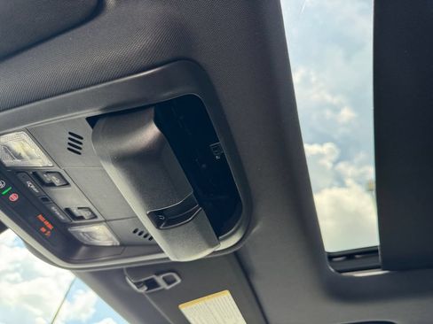 Used 2023 Chevrolet Equinox RS w/ RS Leather Package FWD image 19