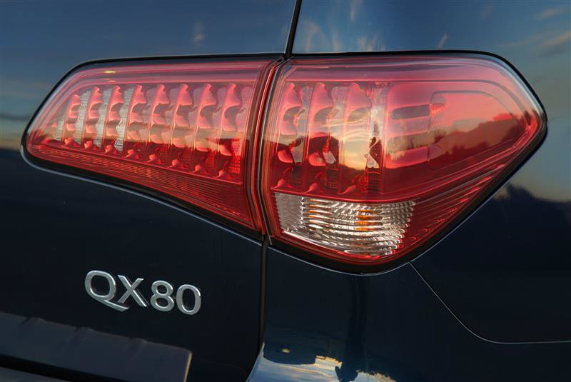 Used 2015 INFINITI QX80 4WD w/ 22" Wheel Package image 38