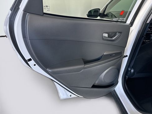 Used 2022 Hyundai Kona SEL image 25