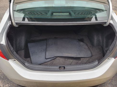 Used 2018 Toyota Corolla LE w/ LE Premium Package image 28