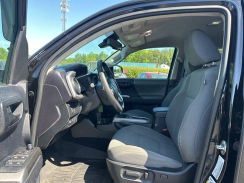 Used 2020 Toyota Tacoma SR5 AWD/4WD image 16