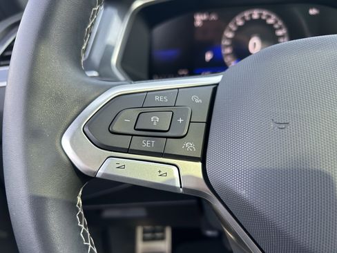 Certified 2023 Volkswagen Tiguan SE R-Line image 18