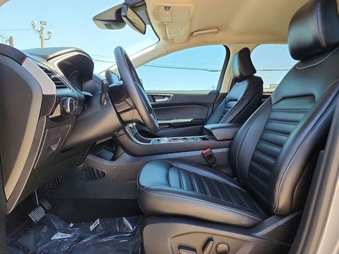 Used 2024 Ford Edge SEL w/ Convenience Package image 12