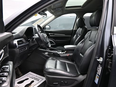 Used 2022 Kia Telluride S FWD image 9