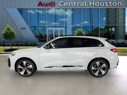 New 2025 Audi SQ5 Prestige image 2