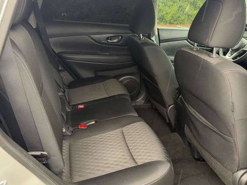 Used 2017 Nissan Rogue S image 23