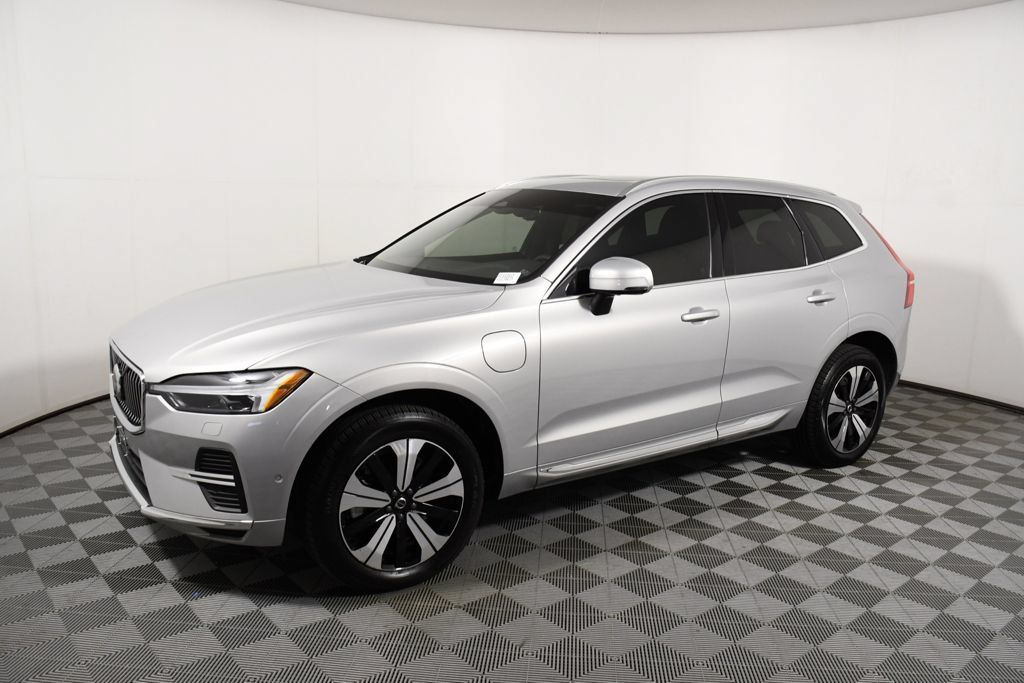 Used 2023 Volvo XC60 T8 Plus AWD/4WD image 2