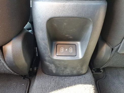 Used 2025 Hyundai Elantra SEL image 14