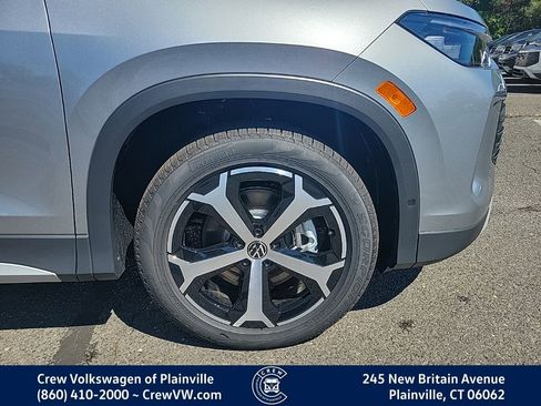 New 2025 Volkswagen Tiguan SE image 20