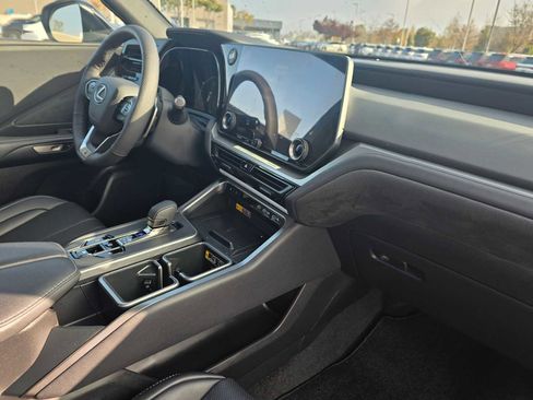 New 2026 Lexus TX 500h AWD image 13