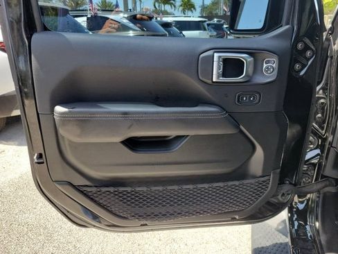 Used 2022 Jeep Wrangler Unlimited Sahara 4xe AWD/4WD image 19