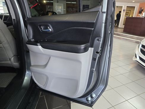 Used 2017 Honda Ridgeline RTL-E image 16